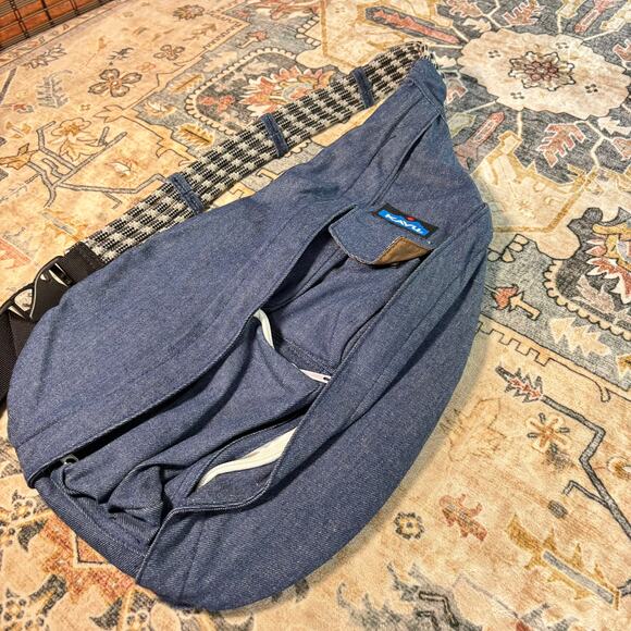 Kavu Sling Bag Comfort Backpack Outdoor Hiking Braided Strap Pineapples - Picture 12 of 13